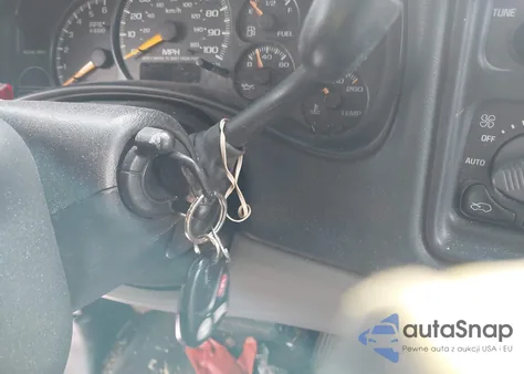 2000 Chevrolet Suburban 1500 Lt from USA, damaged, VIN 3GNFK16T7YG117715